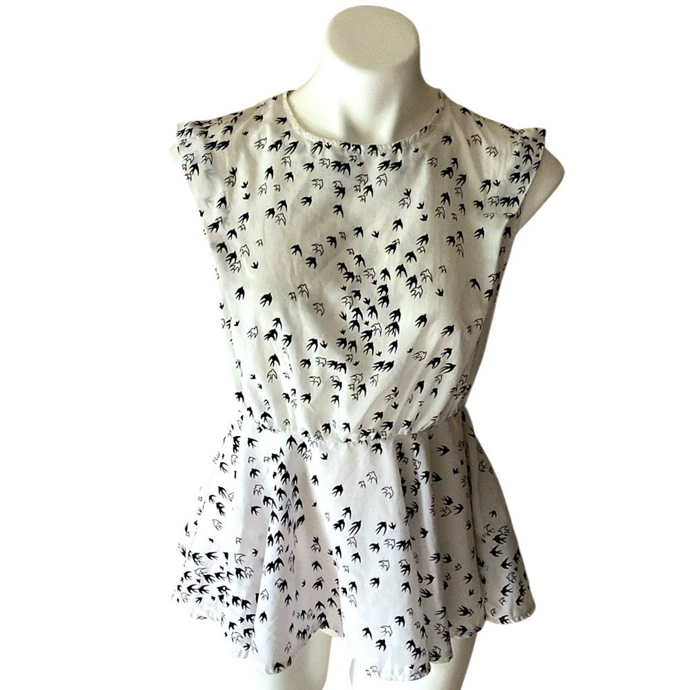 Gracia Women’s White Peplum Bird Cut Out Sleeveless Blouse Size Small